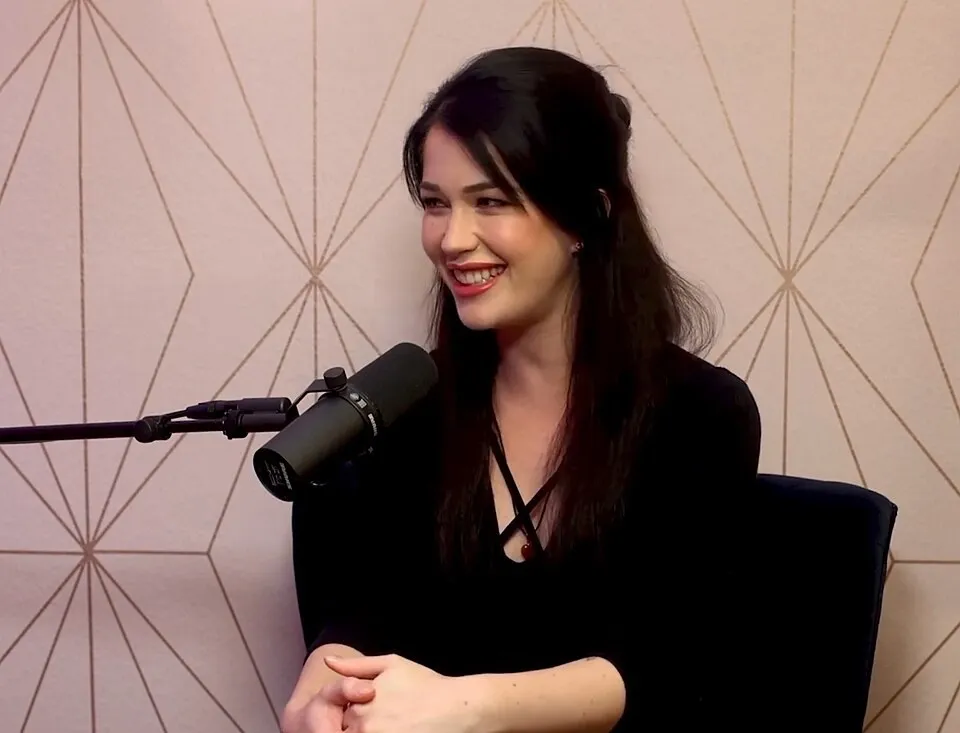 Evelyn Claire, Holly Randall Unfiltered interview, 2023