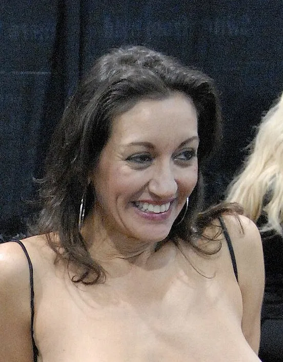Persia Monir