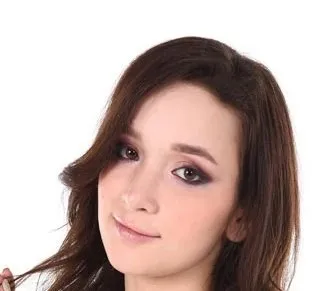 Ellie Leen