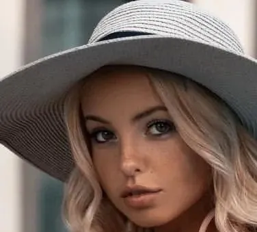 Emma Kotos